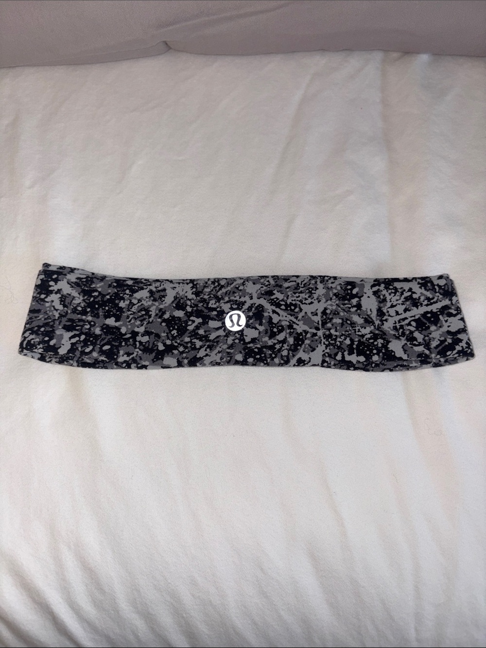 lululemon Headband in “Splatter Paint” Pattern - Gray/Black